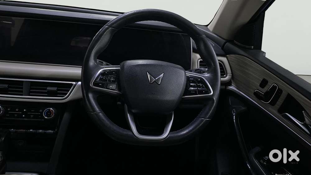 Mahindra Xuv700 2.2 Ax 7 Diesel At Luxury Pack Str, 2021, Diesel