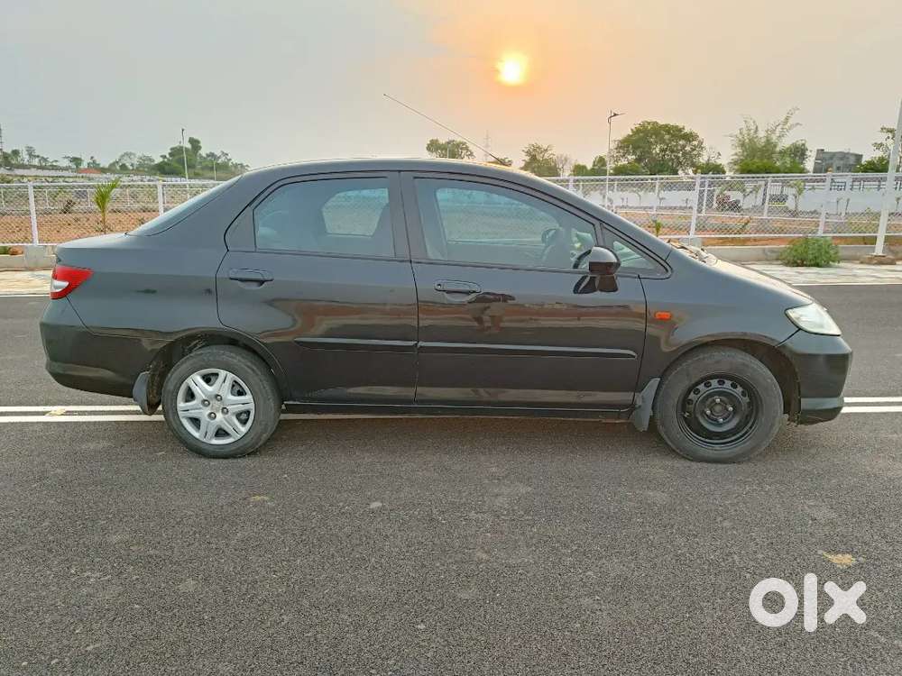 Honda City 2004 Petrol Well Maintained