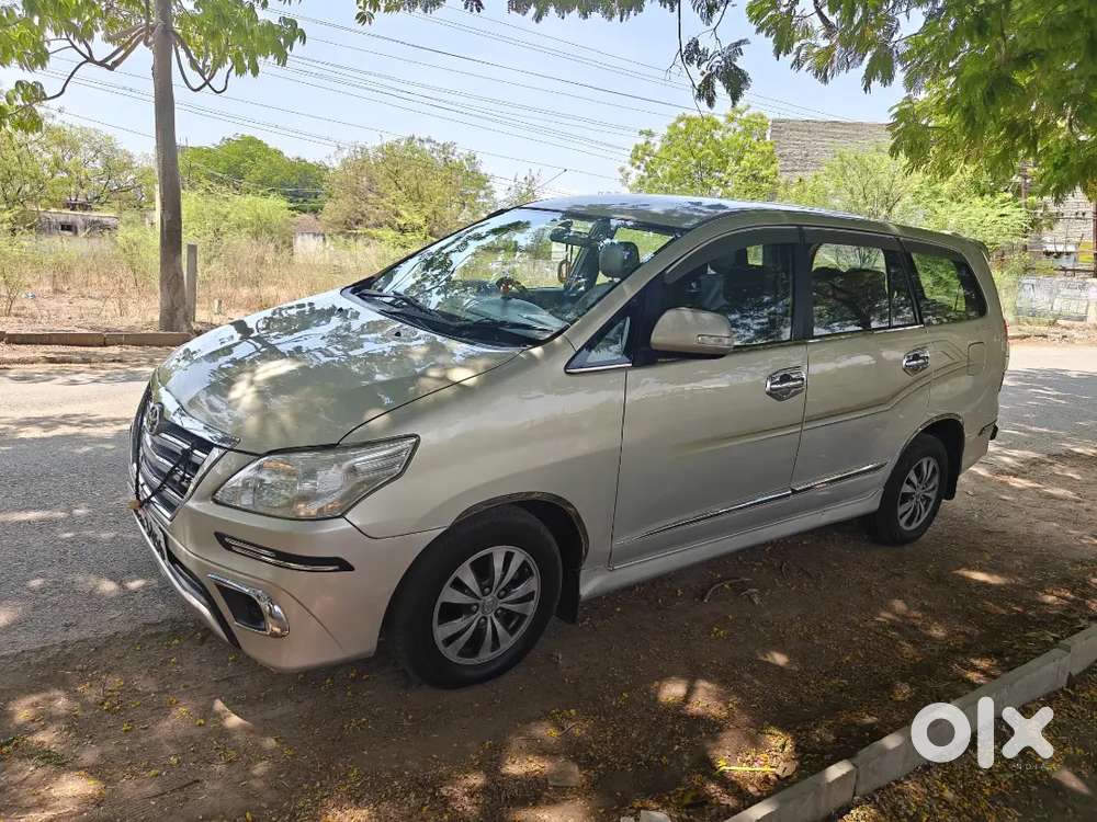 Toyota Innova 2015 Diesel 180000 Km Driven