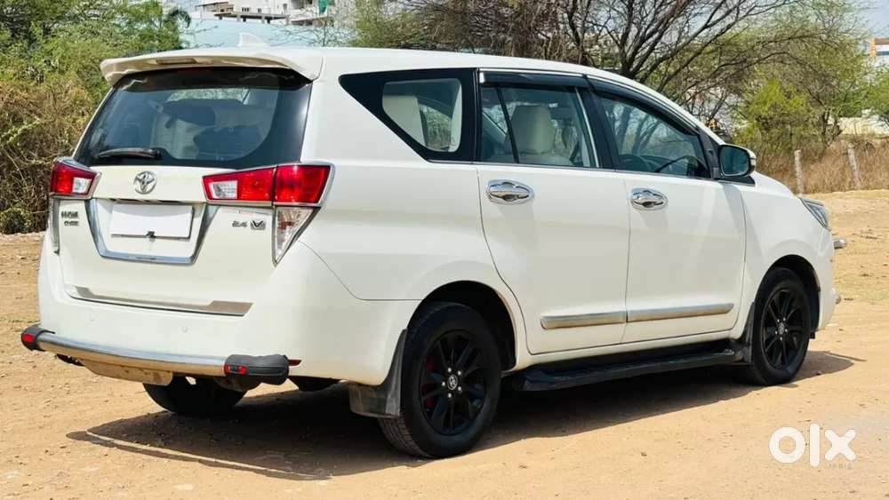 Toyota Innova Crysta 2.4 V 7 Str, 2017, Diesel