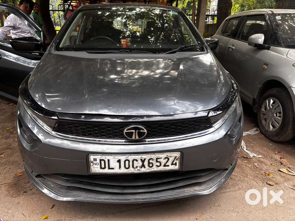 Tata Altroz Petrol 2024