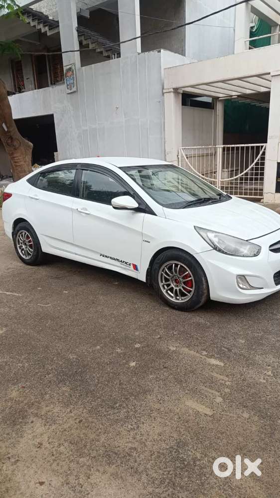 Hyundai Verna Fluidic 1.6 Crdi Sx, 2011, Diesel