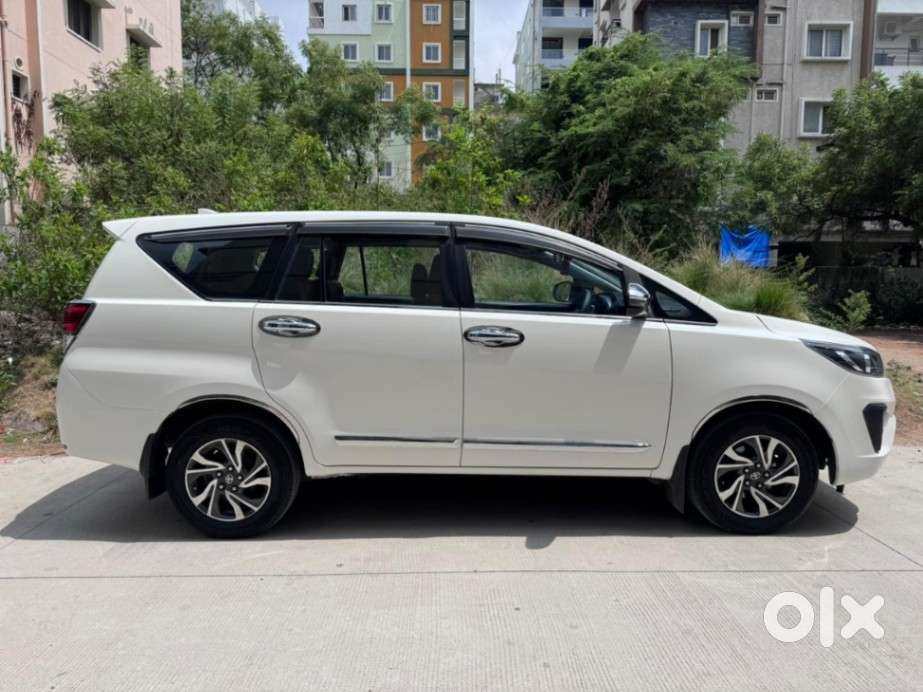 Toyota Innova Crysta [2020-ongoing] 2.4 Gx At 8 Str, 2021, Diesel