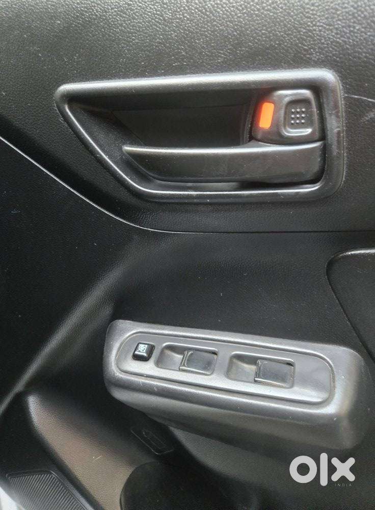 Maruti Suzuki Swift Lxi Optional-o, 2019, Petrol