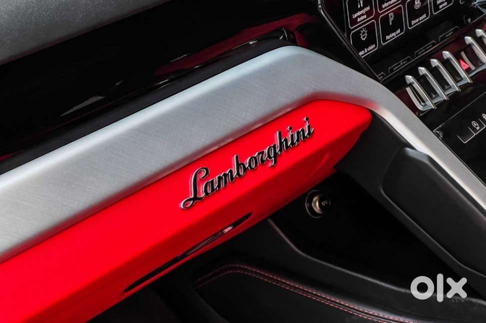 Lamborghini Urus V8, 2021, Petrol