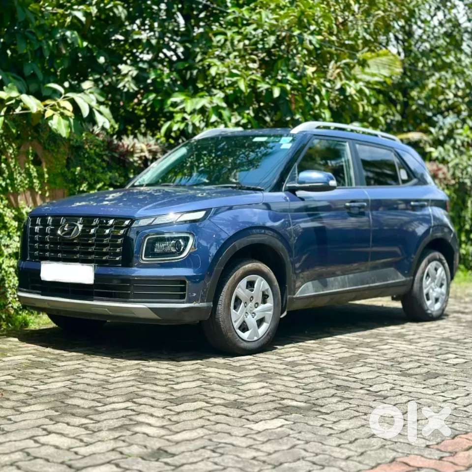 Hyundai Venue 1.2 S (o), 2022, Petrol