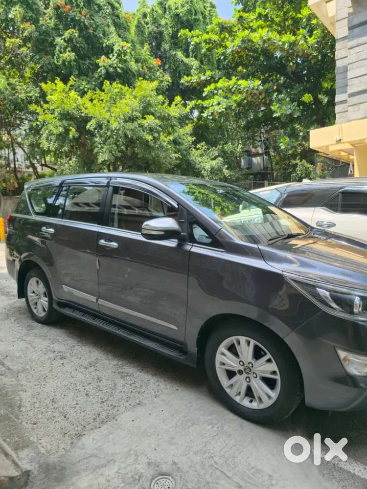 Toyota Innova Crysta 2.8 Zx At 7 Seater, 2017, Diesel