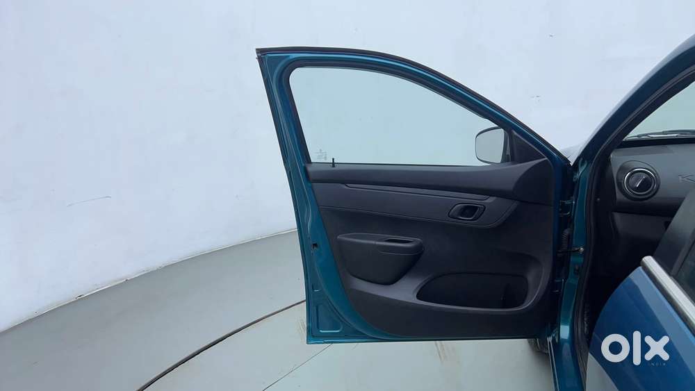 Renault Kwid 1.0 Rxt Amt, 2022, Petrol