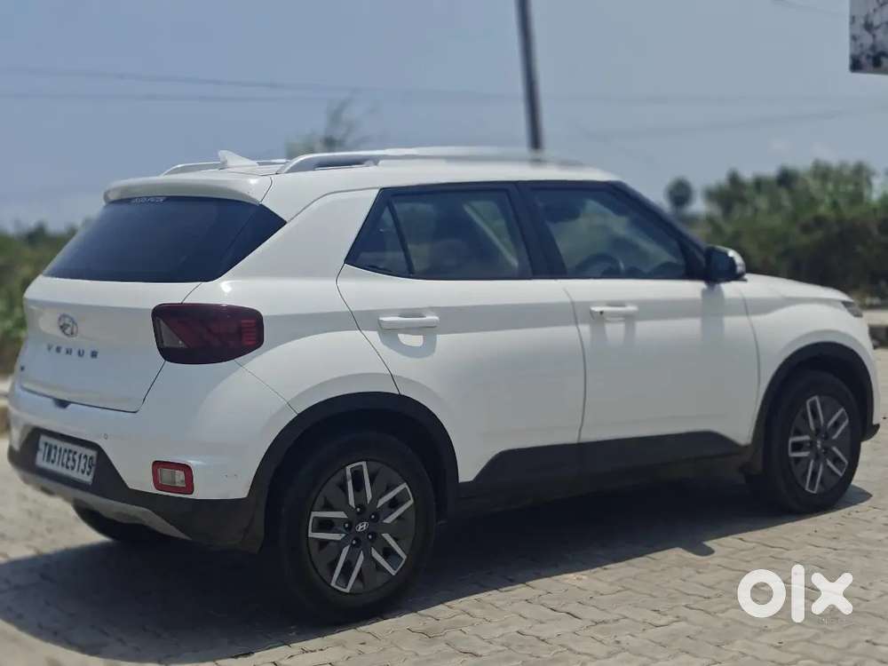 Hyundai Venue 2022 Diesel Well Maintained
