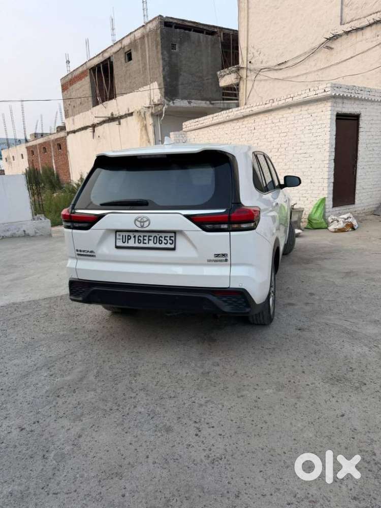 Toyota Innova Hycross 2.0 Zx (o) Hybrid 7 Str, 2024, Petrol