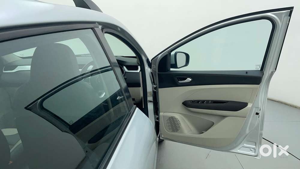 Renault Triber Rxz, 2019, Petrol