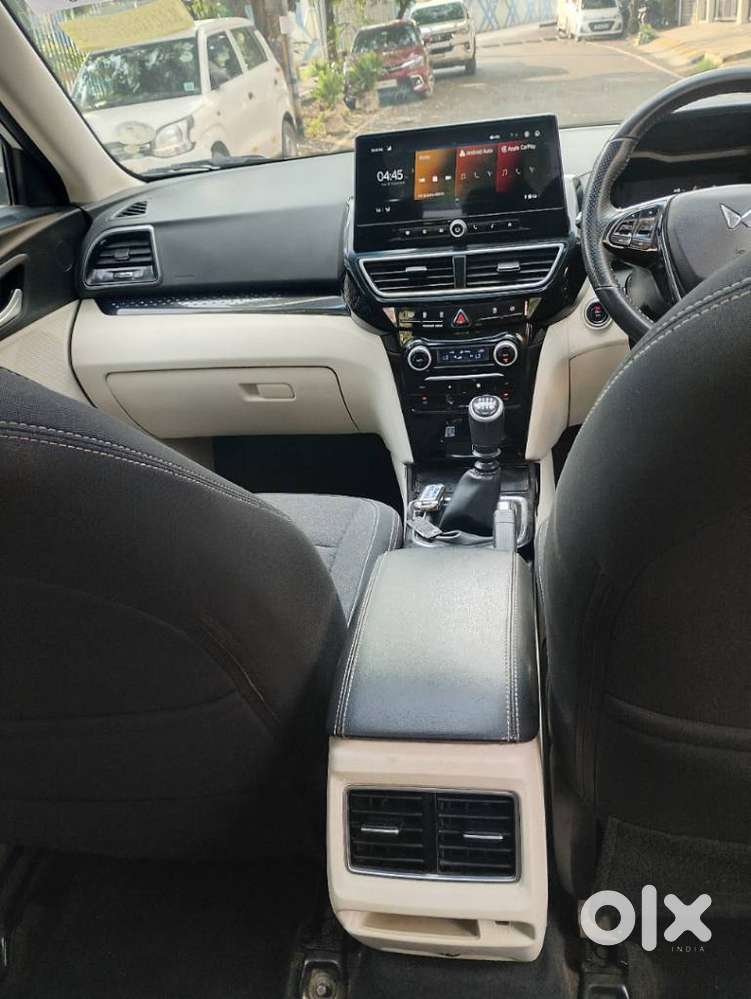 Mahindra Xuv 3xo Ax5 Pm Mt, 2024, Petrol