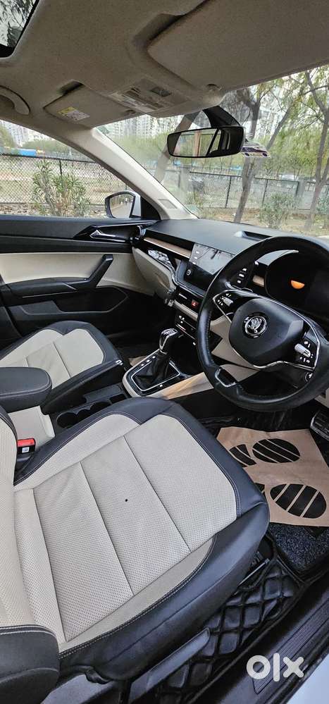 Skoda Slavia 1.0 Tsi Style At, 2022, Petrol