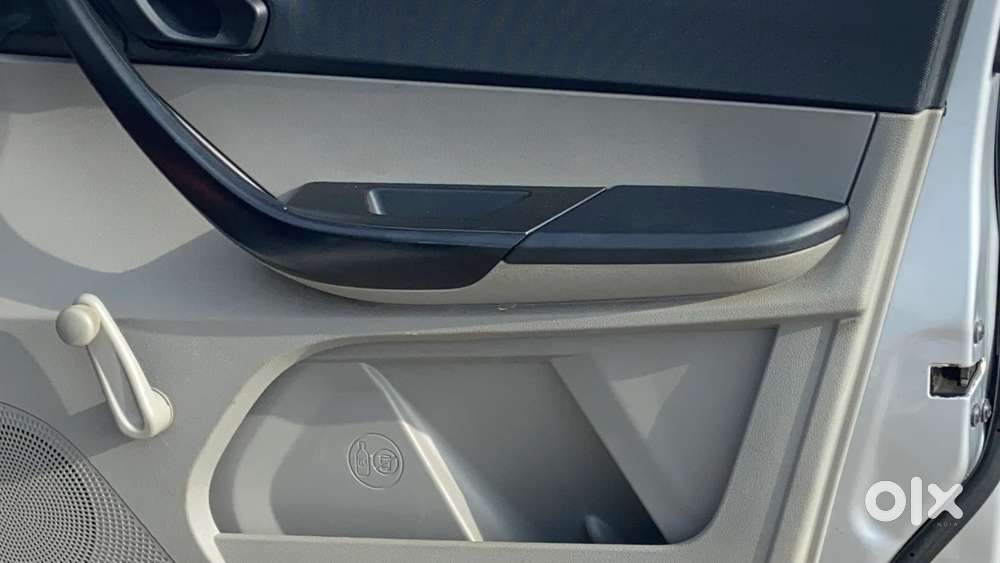 Tata Tiago Xe, 2019, Petrol