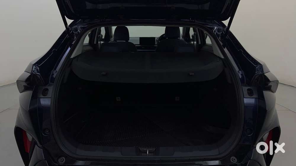 Tata Curvv Creative Plus S 1.2 Revotron Petrol 7dca, 2025, Petrol