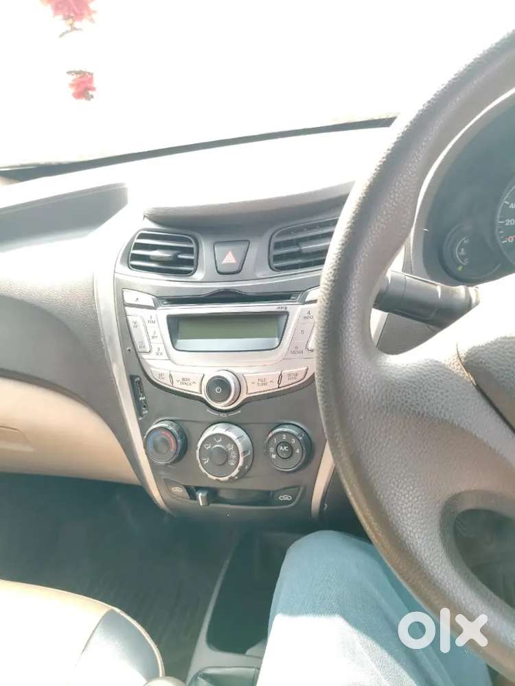 Hyundai Eon Magna Petrol Manual 2012 Variant