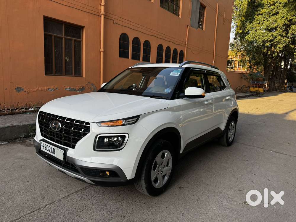 Hyundai Venue S (o) 1.2 Petrol Knight Edition, 2021, Petrol