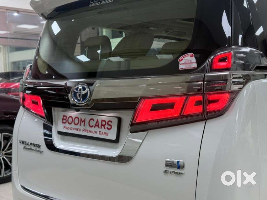 Toyota Vellfire 2.5 Hybrid, 2022, Petrol