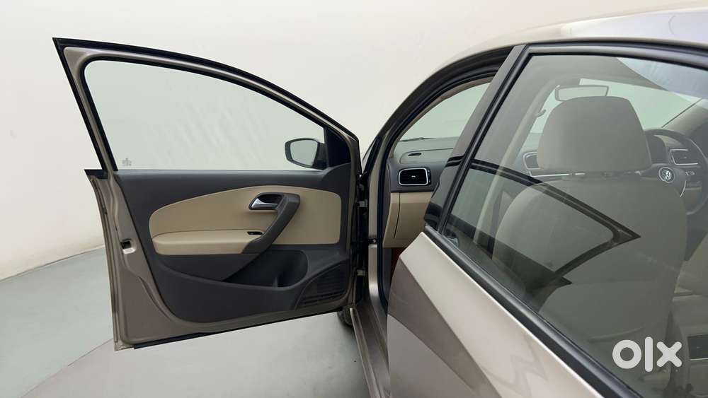 Volkswagen Vento 1.2 Tsi Highline At, 2016, Petrol