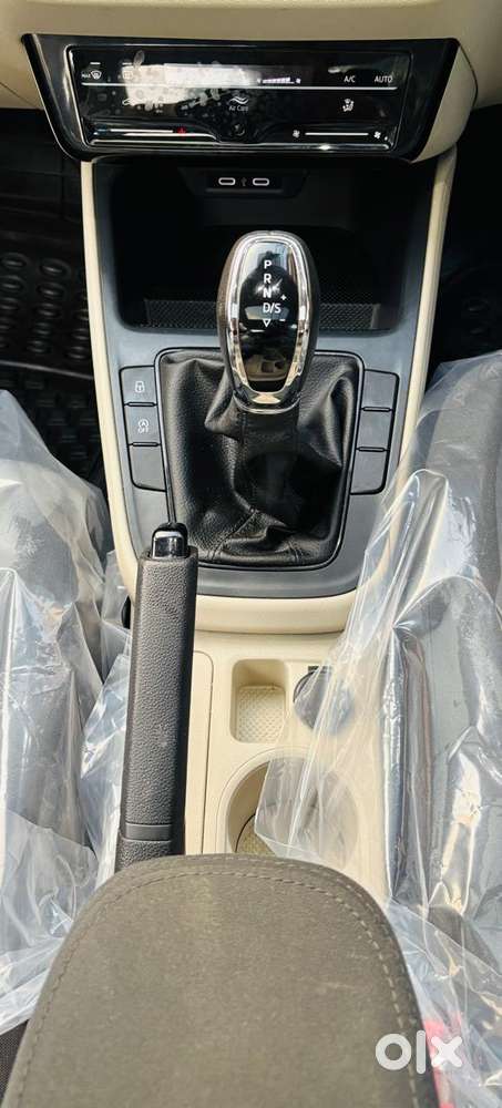 Skoda Slavia 1.0 Ambition Tsi, 2024, Petrol