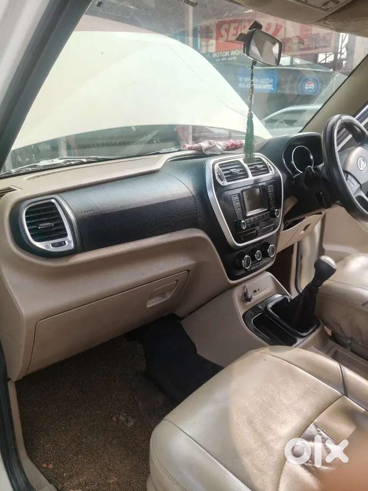 Mahindra Tuv 300 2018 Car