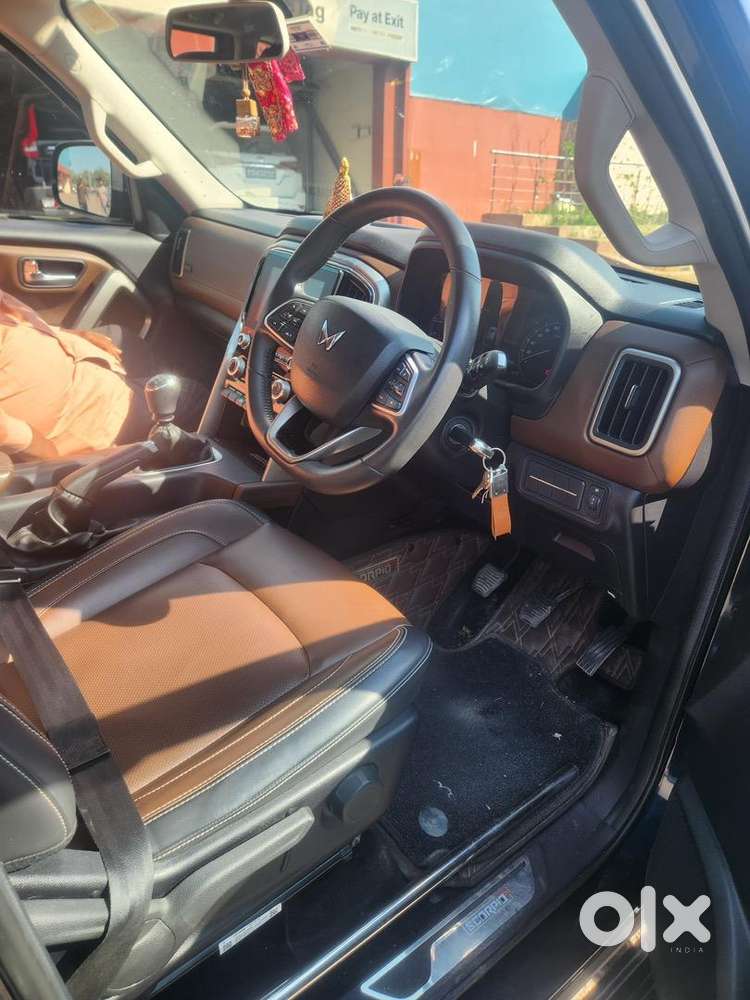 Mahindra Scorpion 2024 Diesel Up 1000