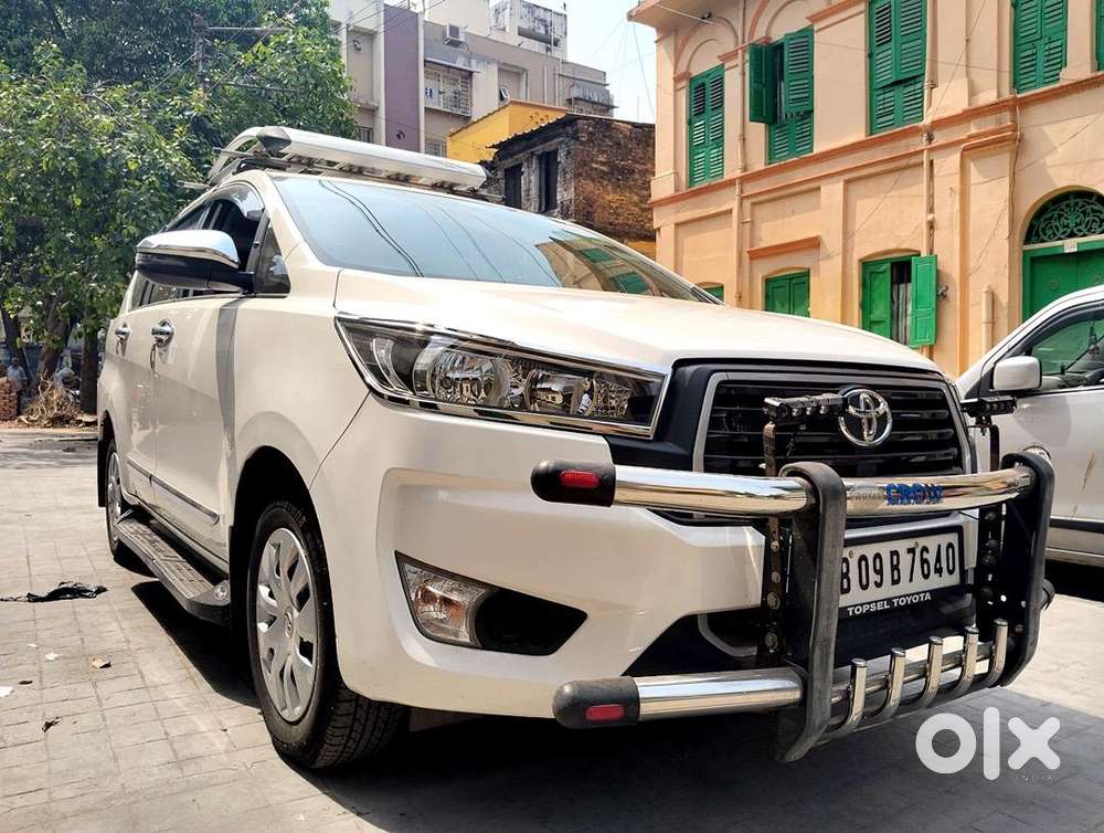 Crysta 2025 Gx 7 Seater  Driven 6000kms