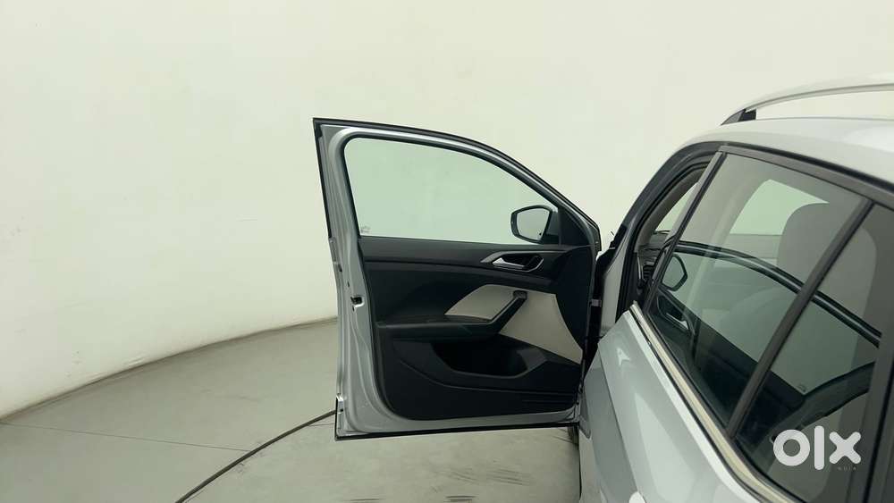 Volkswagen Taigun Topline 1.0 Tsi At (electric Seats), 2022, Petrol