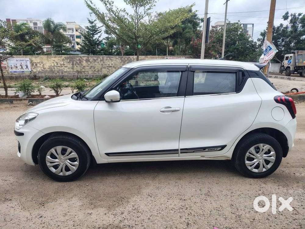 Maruti Suzuki Swift Vxi + Manual, 2022, Petrol