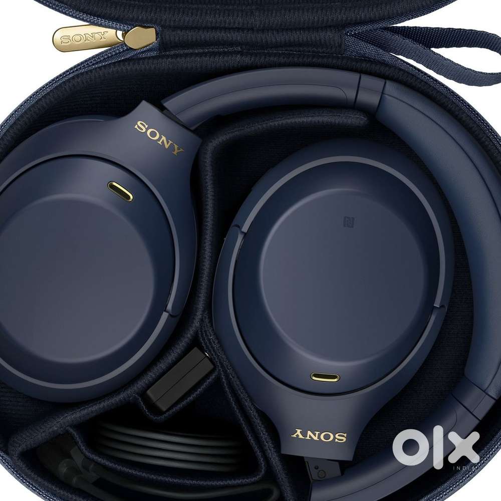 Sony headphone XM1000 XM4 in warrenty almost new not used much
