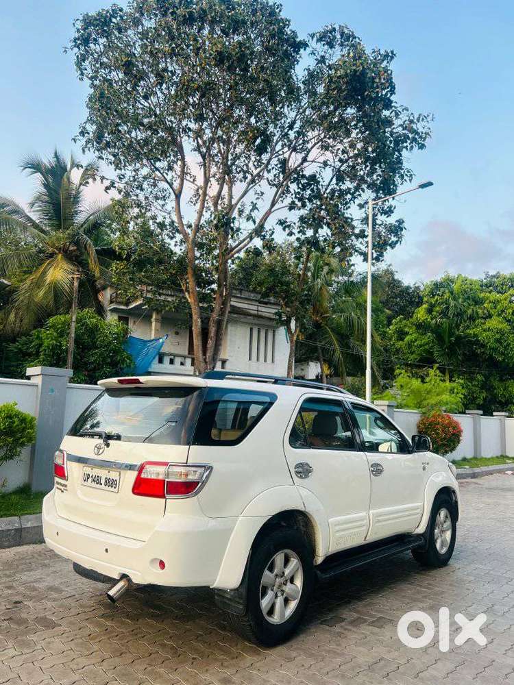 Toyota Fortuner 3.0 4x4 Manual, 2011, Diesel