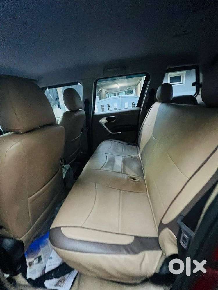 Mahindra Tuv 300 T10, 2018, Diesel