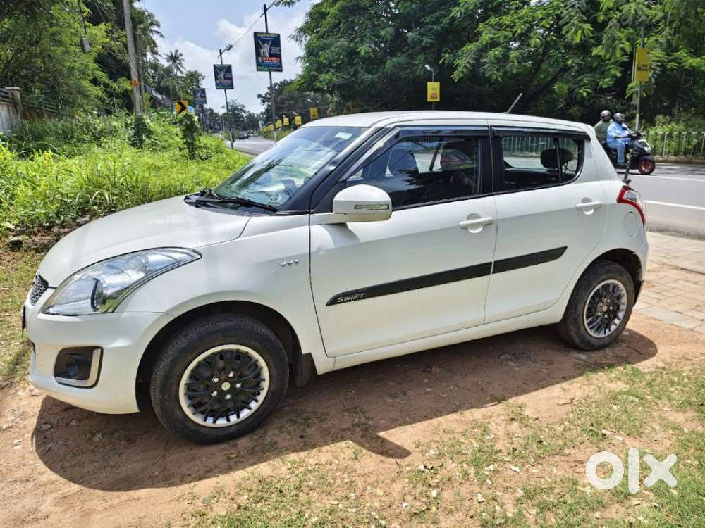 Maruti Suzuki Swift Vxi Abs Bsiv, 2015, Petrol