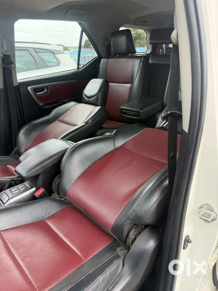 Toyota Fortuner Legender 2023