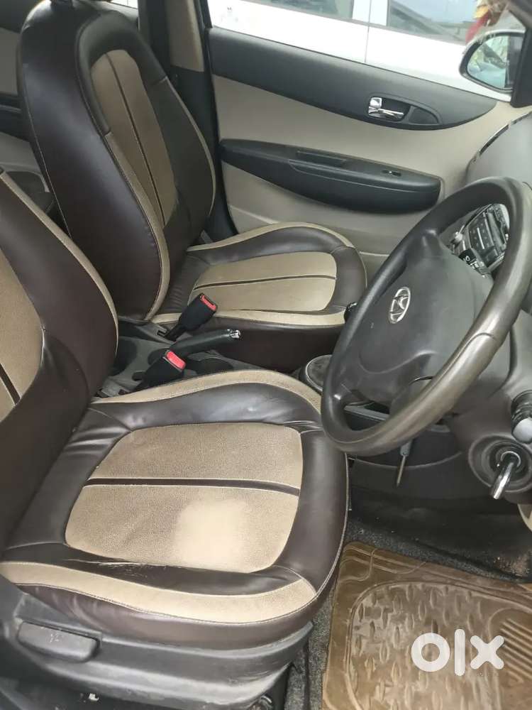 Hyundai I20 Petrol Well Maintained With Both Original Keys Available
