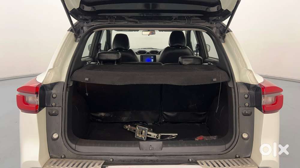 Nissan Magnite 1.0 Xv Dual Tone, 2022, Petrol