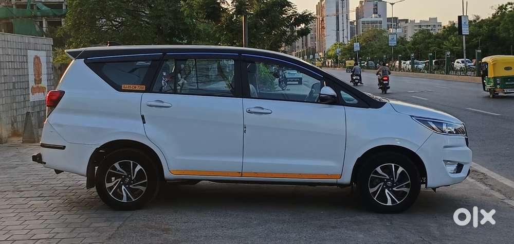 Toyota Innova Crysta 2.4 G Mt, 2023, Diesel