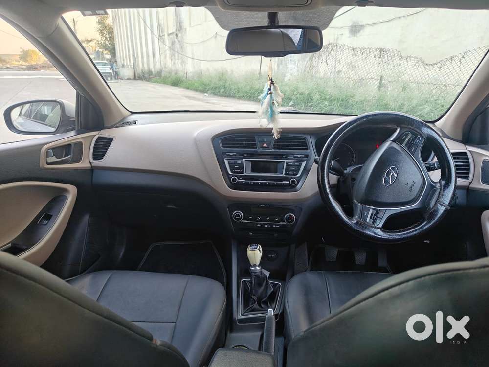 Hyundai I20 Sportz 1.2 Mt Dual Tone, 2014, Petrol