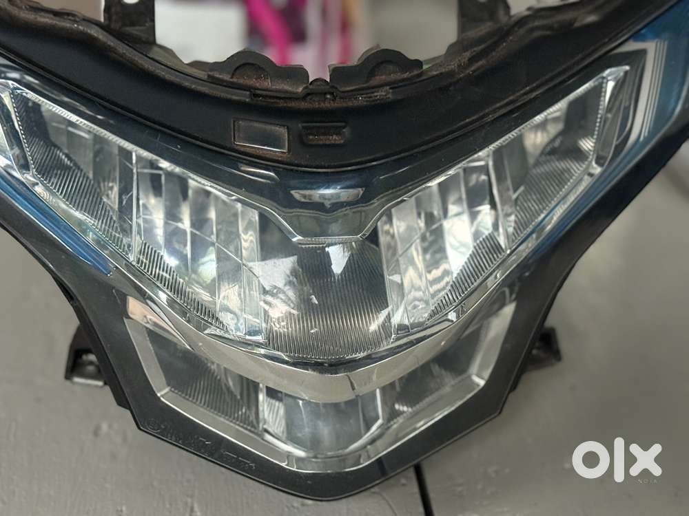 Honda cbr 250 headlight Spare Parts 1816902974