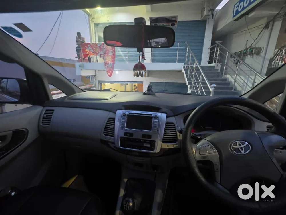 Toyota Innova 2013 Diesel 160000 Km Driven