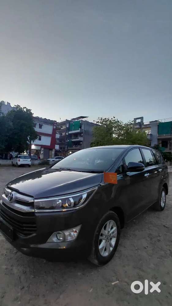 Innova Crysta 2.4v 2019