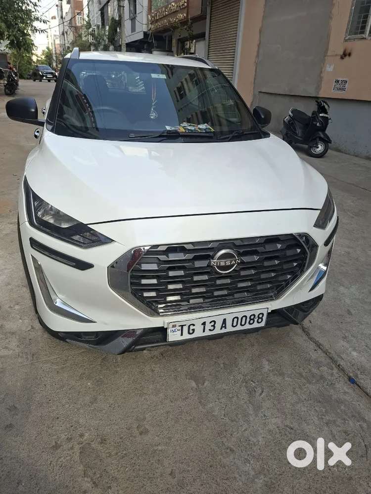 Car Is In Good Condition Showroom Track Moving Abroad
