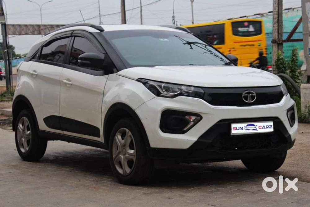 Tata Nexon 1.2 Revotron Xm (s), 2023, Petrol