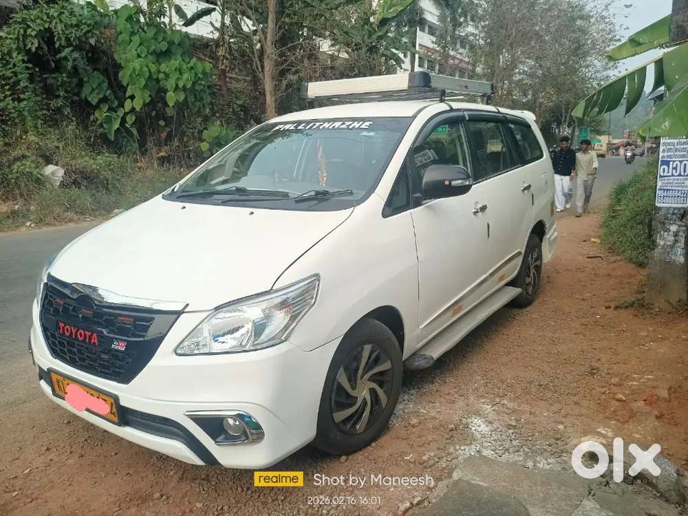 Toyota Innova 2011 Diesel 300000 Km Driven