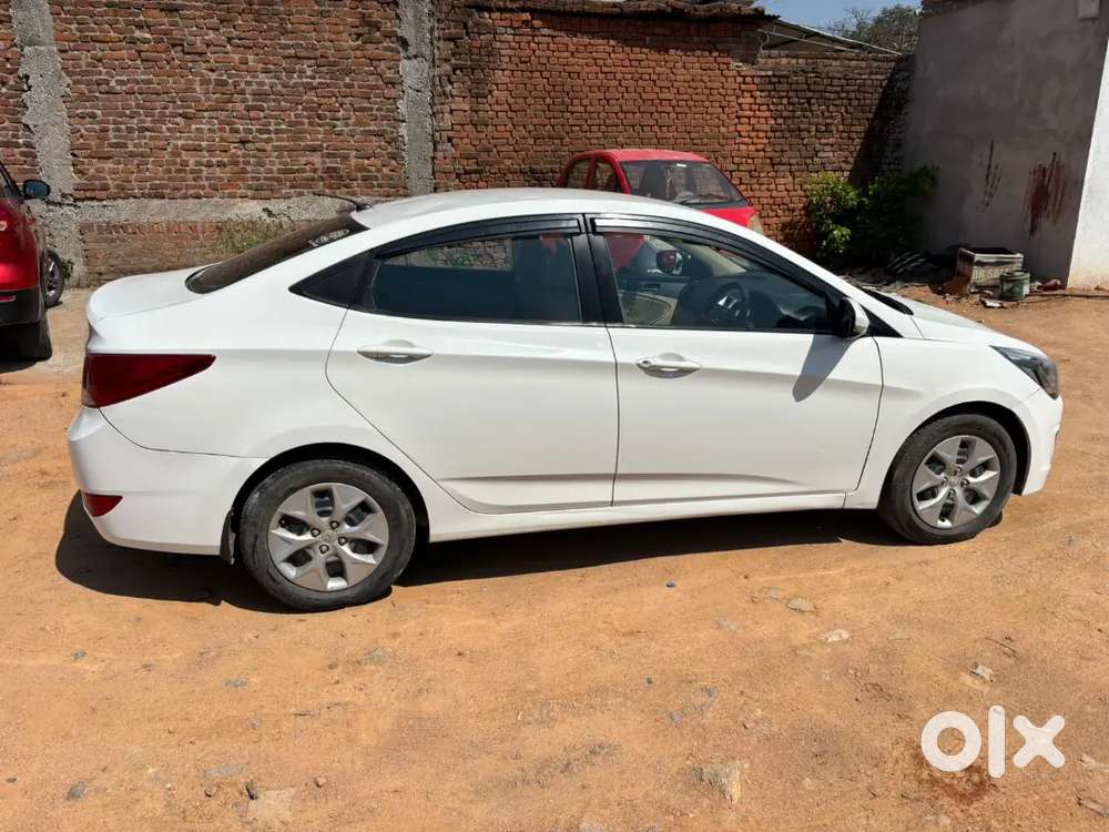Verna 2017 Modal Fist Owner Showroom Condition 1l D.p.