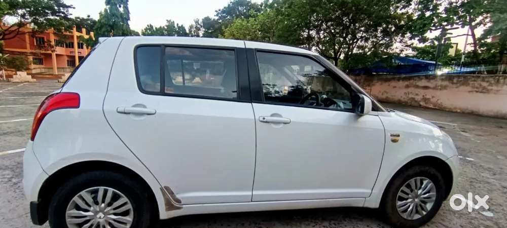 Maruti Suzuki Swift 2009 Diesel 79579 Km Driven