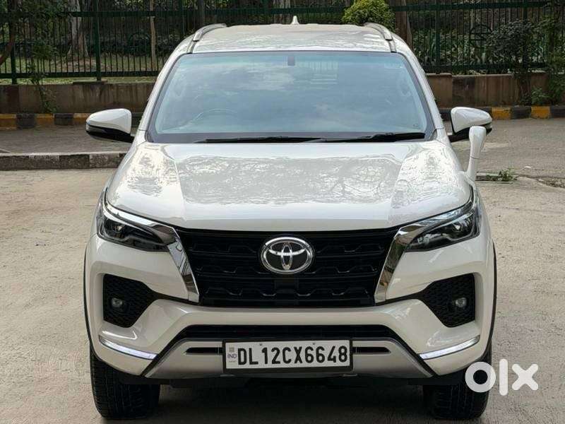 Toyota Fortuner 4x2 At 2.7 Petrol, 2024