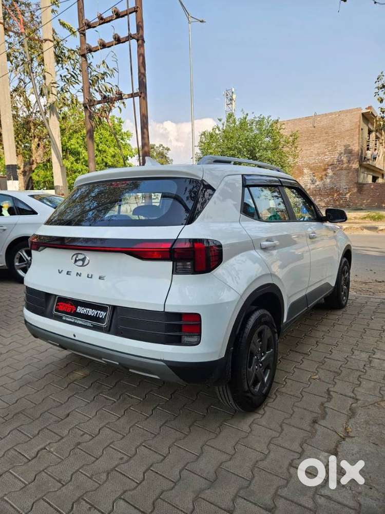 Hyundai Venue S 1.2 Petrol, 2024, Petrol