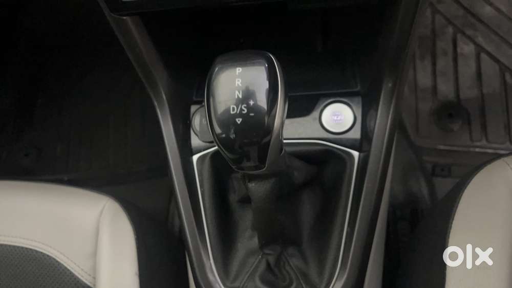 Volkswagen Taigun 1.0 Tsi Topline At, 2022, Petrol