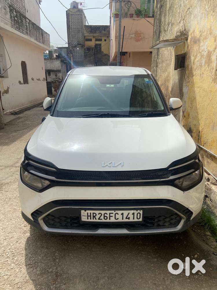 Kia Carens Petrol 2023